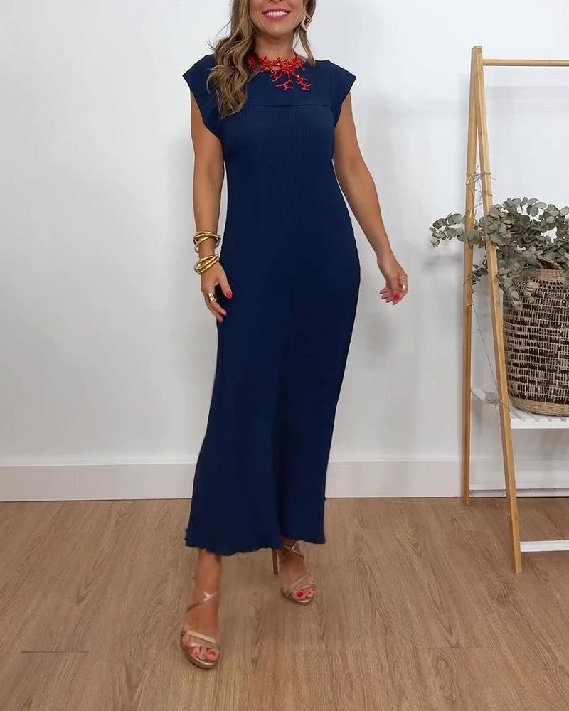 Véronique | Robe plissée simple sans manches de couleur unie