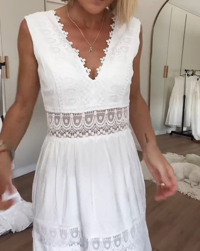 AURÉLIE | ROBE EN DENTELLE ÉLÉGANTE AVEC DÉCOLLETÉ EN V